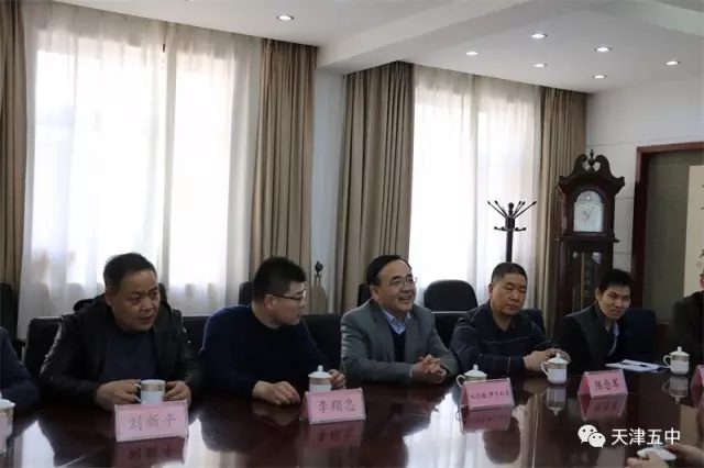 在天津市教委督导室李翔忠处长,德育处副处长地力夏提·阿不都热合曼