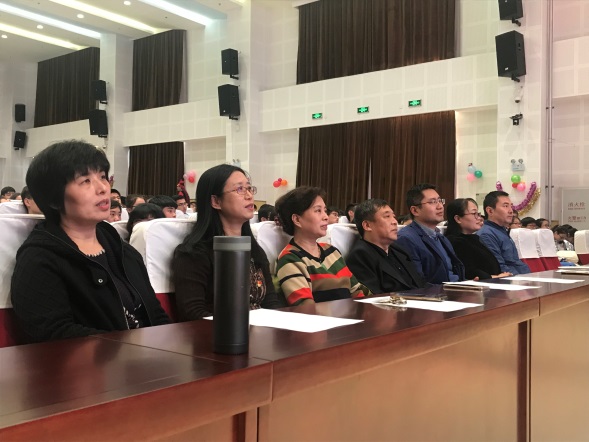 坚定不移跟党走共筑中国梦" 天津五中,怡和中学宣传贯彻十九大精神